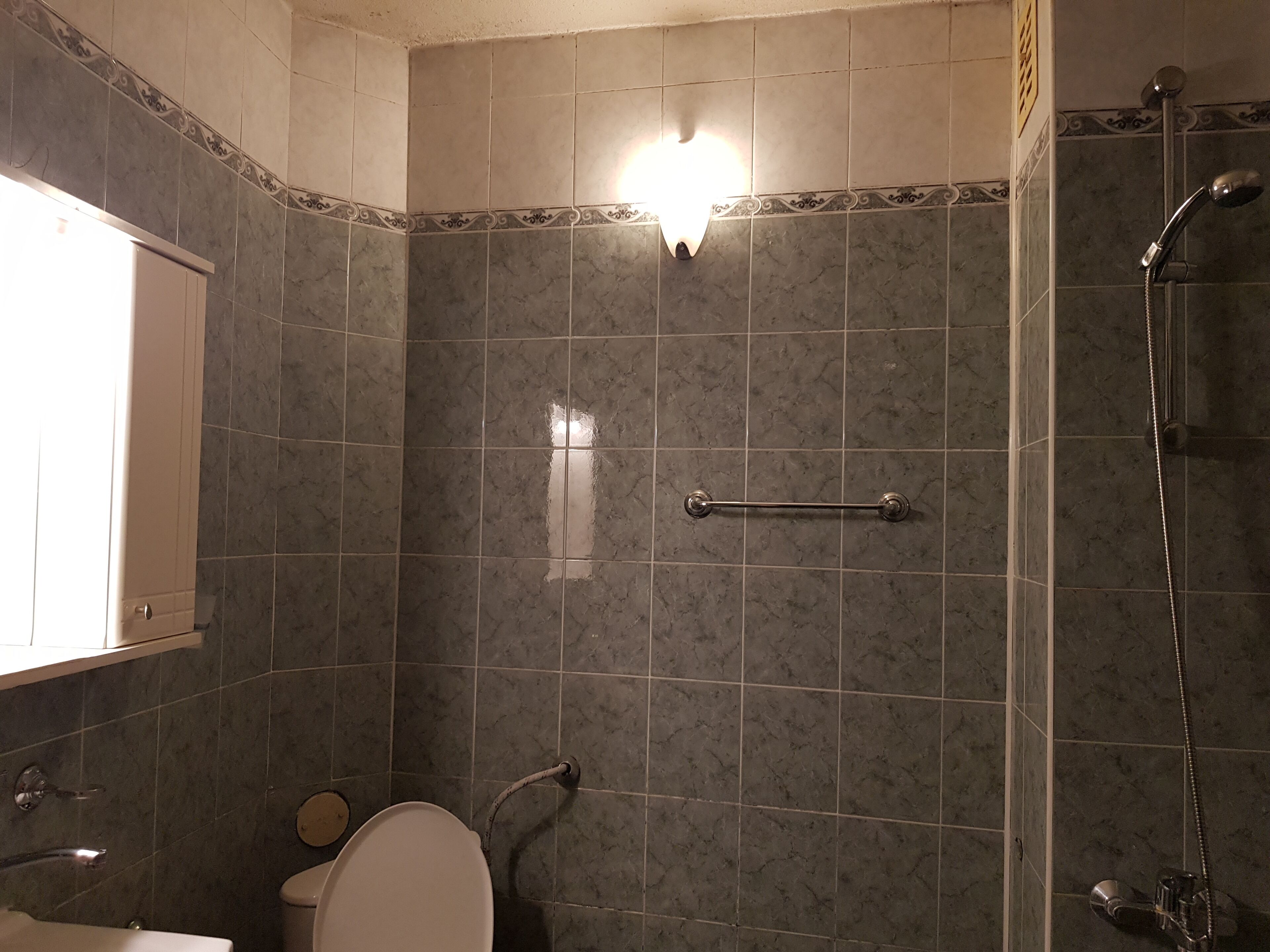 淋浴设施、吹风机、毛巾、肥皂