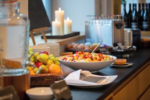 Tägliches inbegriffenes Frühstücksbuffet