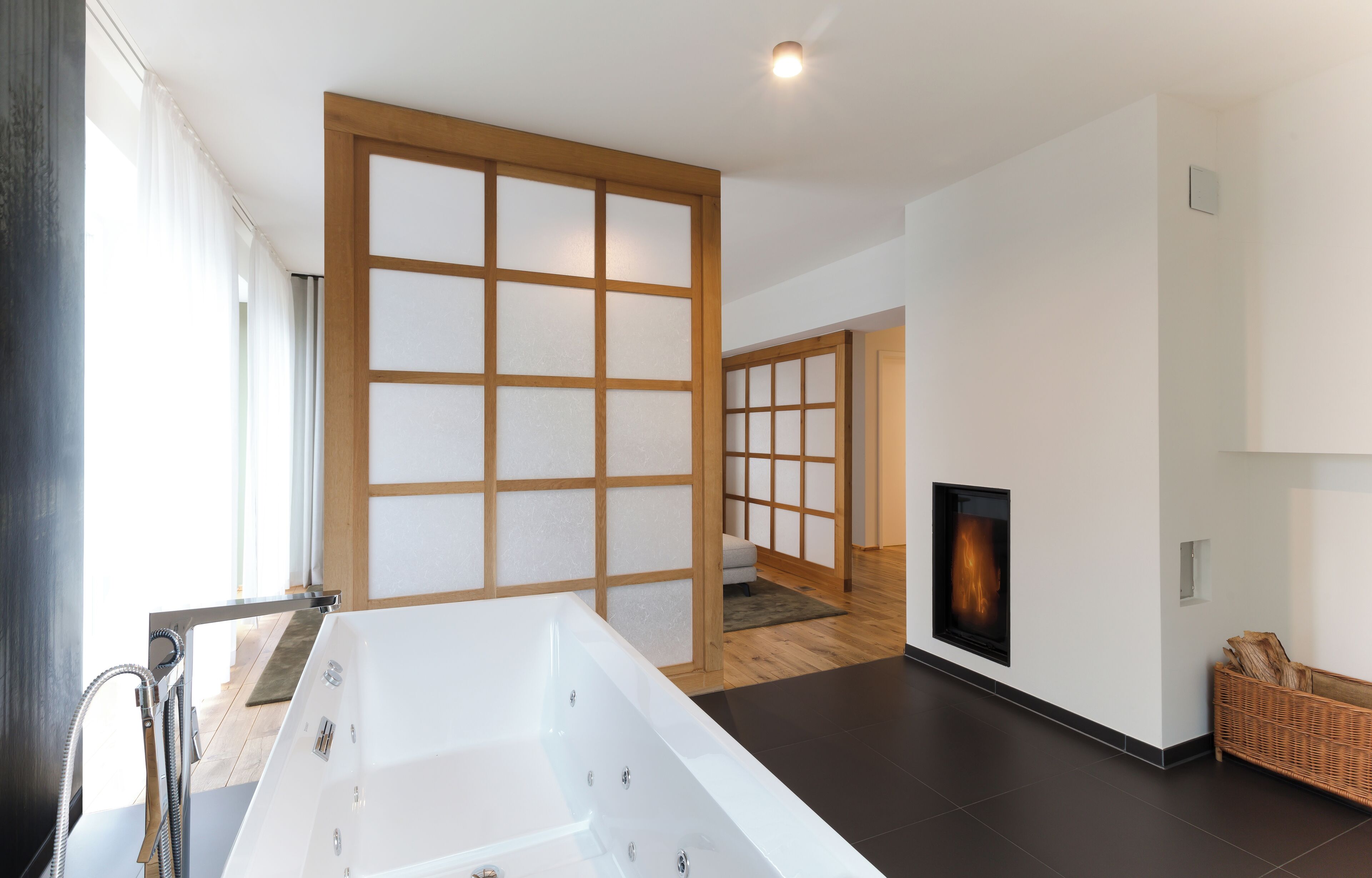 Svit | Minibar, värdeförvaringsskåp på rummet och skrivbord