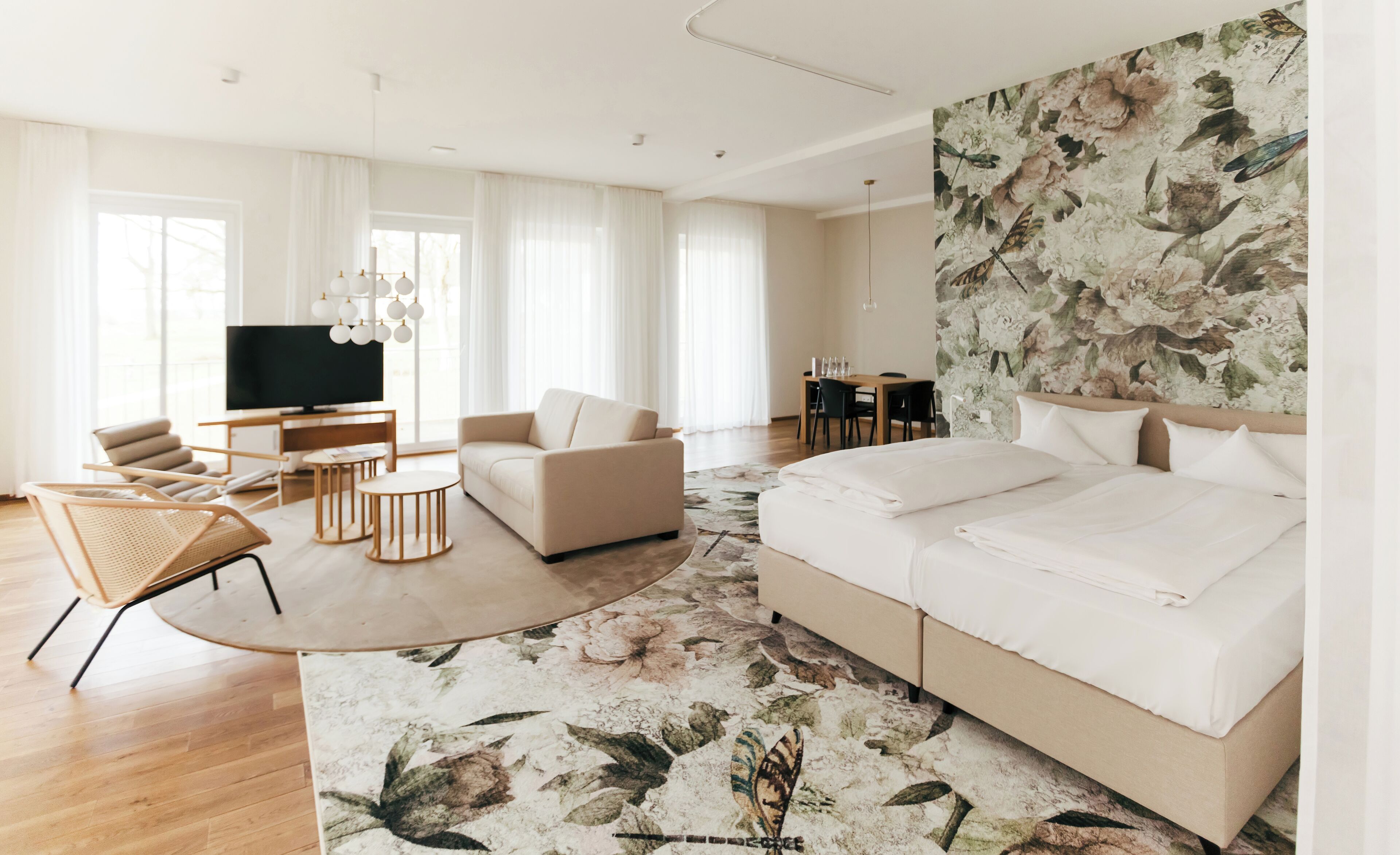 Family Suite | Minibar, in-room safe, desk, laptop workspace