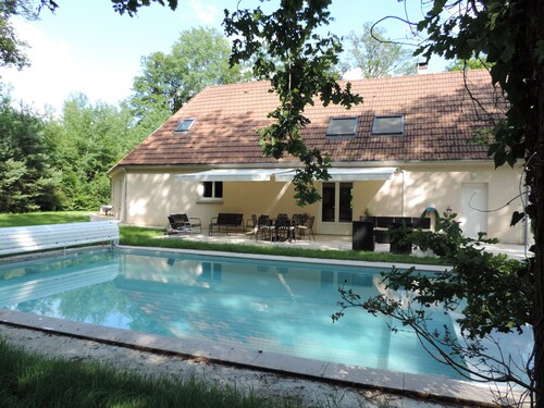 Domaine de la Brionnerie - New house with swimming pool in a wooded area