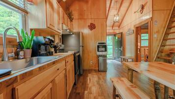 Fridge, microwave, oven, coffee/tea maker