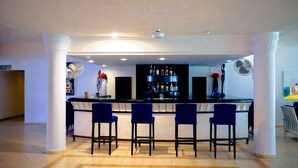 3 barer/lounger og bassengbar