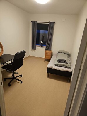 Duplex | Desk, laptop workspace, free WiFi, bed sheets - Solvoll (Tønsberg)