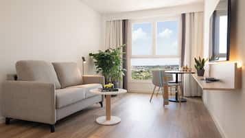 Een bureau, geluiddichte muren, gratis wifi