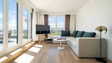 Desk, soundproofing, free WiFi