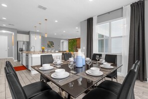 Dining - Upstay: Sonoma Resort Home w Patio & BBQ—Sleeps 26 (Kissimmee)