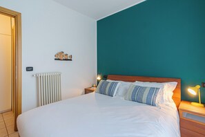 1 bedroom, iron/ironing board, free WiFi, bed sheets - Cozy Little Apartment With Garden (Bellagio)