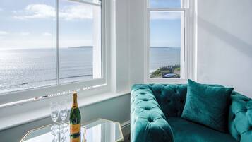 32-inch TV with cable channels