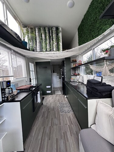 Less is more! Pet friendly Tiny Home near Chicago!
