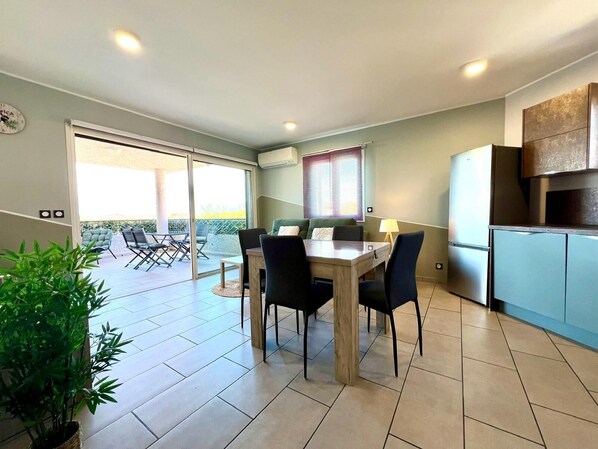 تناول الطعام