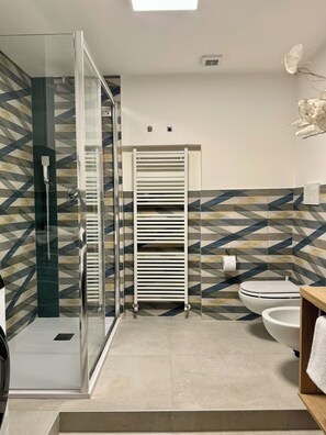 Hair dryer, towels