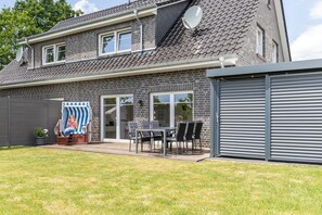 Outdoor dining - "ostfreesenhuus Ihre Wohlfühloase im Herzen Ostfrieslands (Aurich)