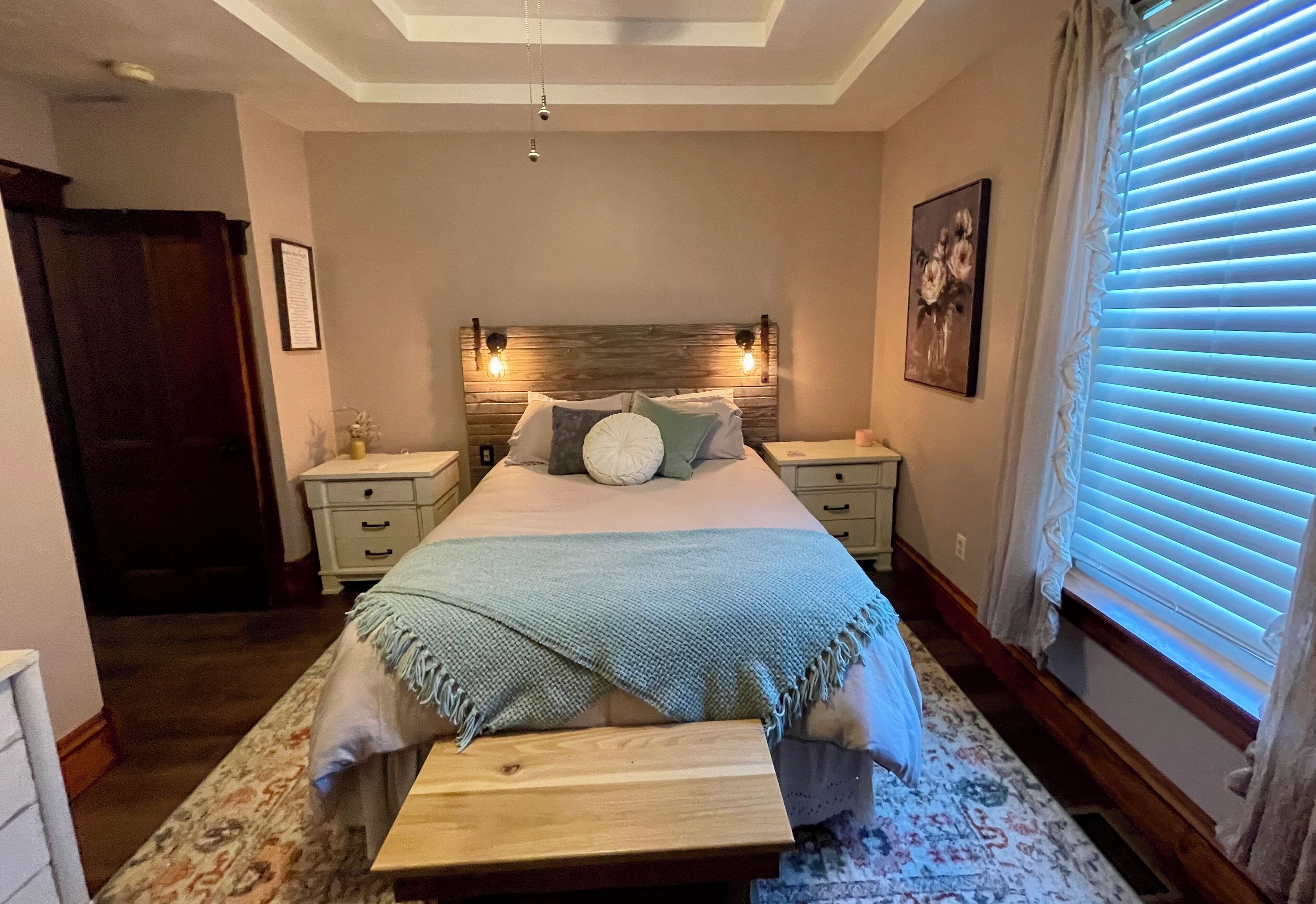 4 bedrooms, travel cot, free WiFi, bed sheets