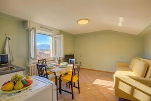 Dining - Petit Bijou De Stresa 2 Steps From Lake (Stresa)
