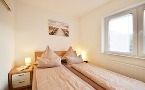 3 Schlafzimmer, Reisekinderbett, kostenloses WLAN, Bettwäsche