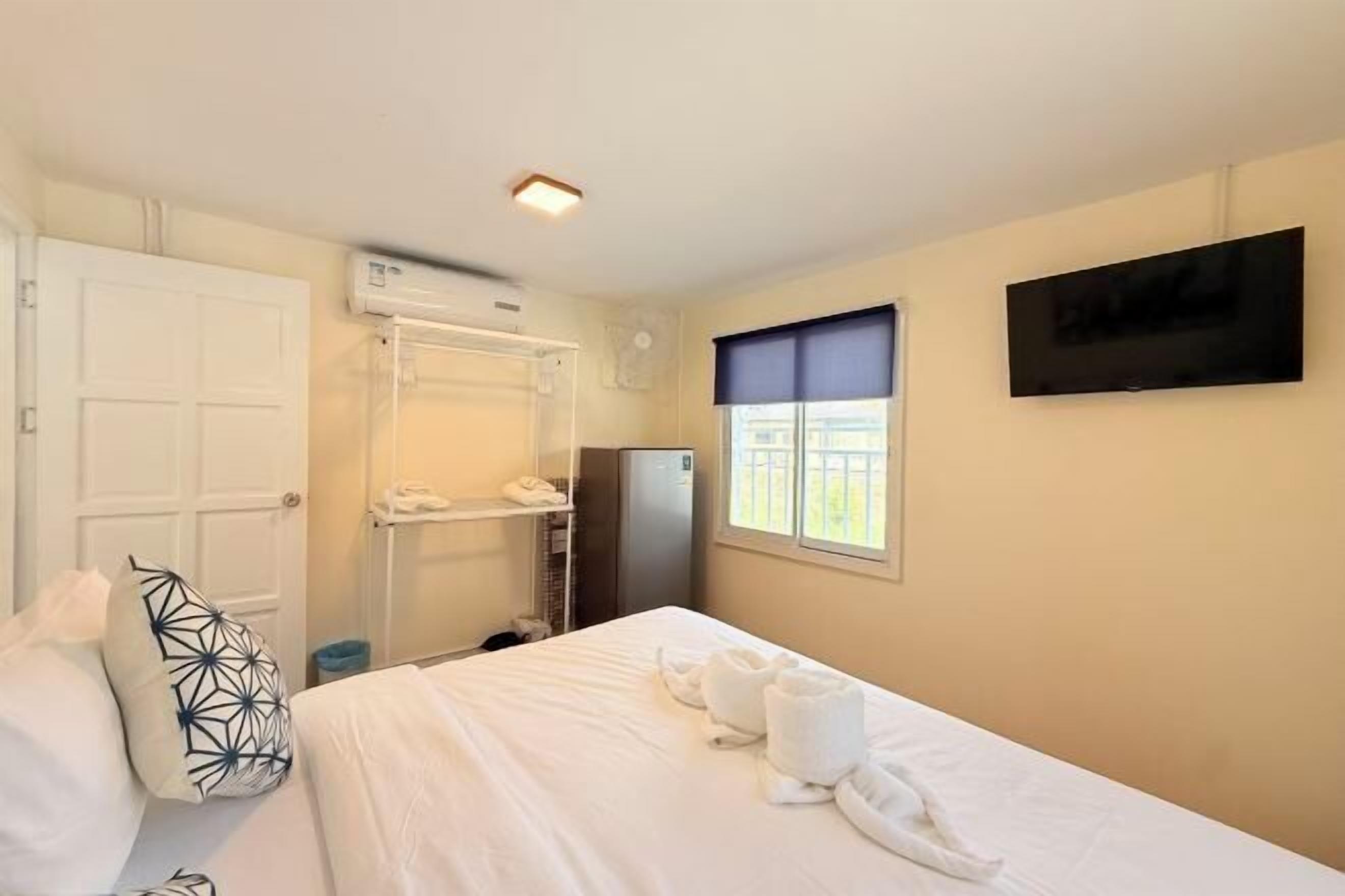 Desk, iron/ironing board, free WiFi