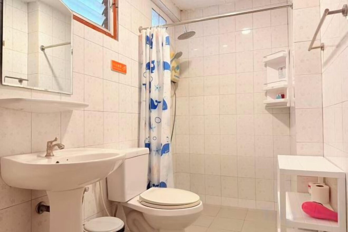 ห้องน้ำ | ของใช้ในห้องน้ำฟรี, รองเท้าสวมภายในห้อง
