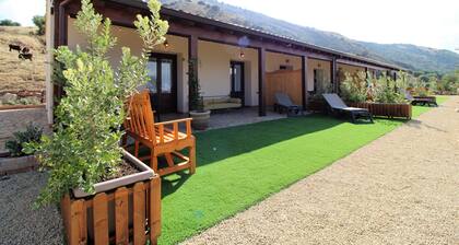 Apartment in Farmhouse near CefalĂč