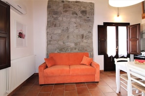 Living area - Apartment in Farmhouse near Cefalù (Sicilia)