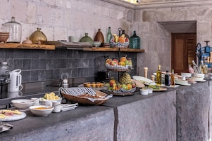 Desayuno bufé gratuito y diario