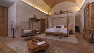 Suite estudio Premium, vista al patio | Ropa de cama de alta calidad y camas con efecto memoria