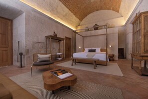 Premium Studio Suite, Courtyard View | Premium bedding, memory-foam beds, in-room safe, individually decorated - Palacio Guaqui (Arequipa)