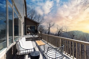 Terrace/patio - Serene Retreat w/ Stunning Views in Big Canoe (Jasper)