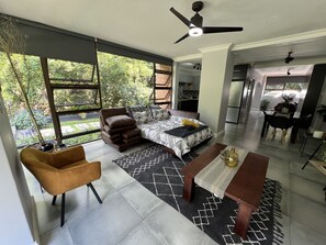 Interior - Modern 4 sleeper private suite and access to beautiful garden and swimming pool (Pretoria)