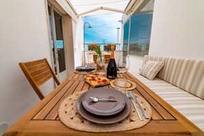 Outdoor dining - Dimora del Vico | Exclusive Terrace with View (Cisternino)
