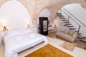 1 bedroom, iron/ironing board, WiFi, bed sheets - Dimora del Vico | Exclusive Terrace with View (Cisternino)