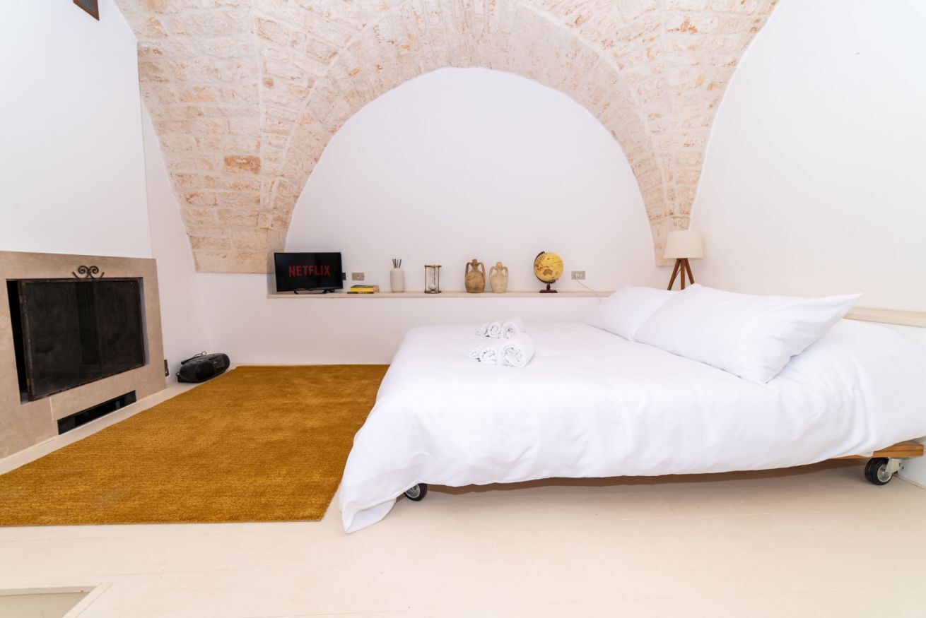 1 bedroom, iron/ironing board, travel crib, WiFi