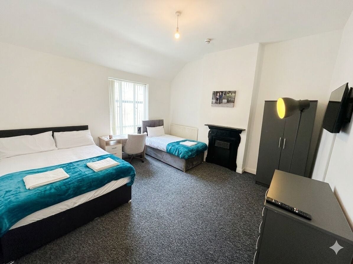 Family Room, Multiple Beds, Non Smoking, Shared Bathroom