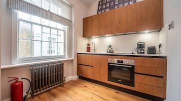 Frigorifero, forno, lavastoviglie, tostapane