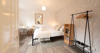 The White House Holiday Cottage - Pass the Keys