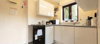 The White House Holiday Cottage - Pass the Keys