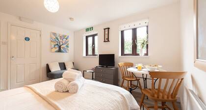 Pass the Keys | The White House Holiday Cottage