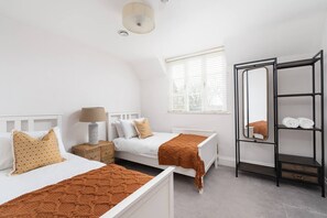 4 bedrooms, iron/ironing board, free WiFi, bed sheets - Pass the Keys | Charming 4 Bed Cottage in Herts Countryside (Sacombe)