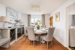Dining - Pass the Keys | Charming 4 Bed Cottage in Herts Countryside (Sacombe)