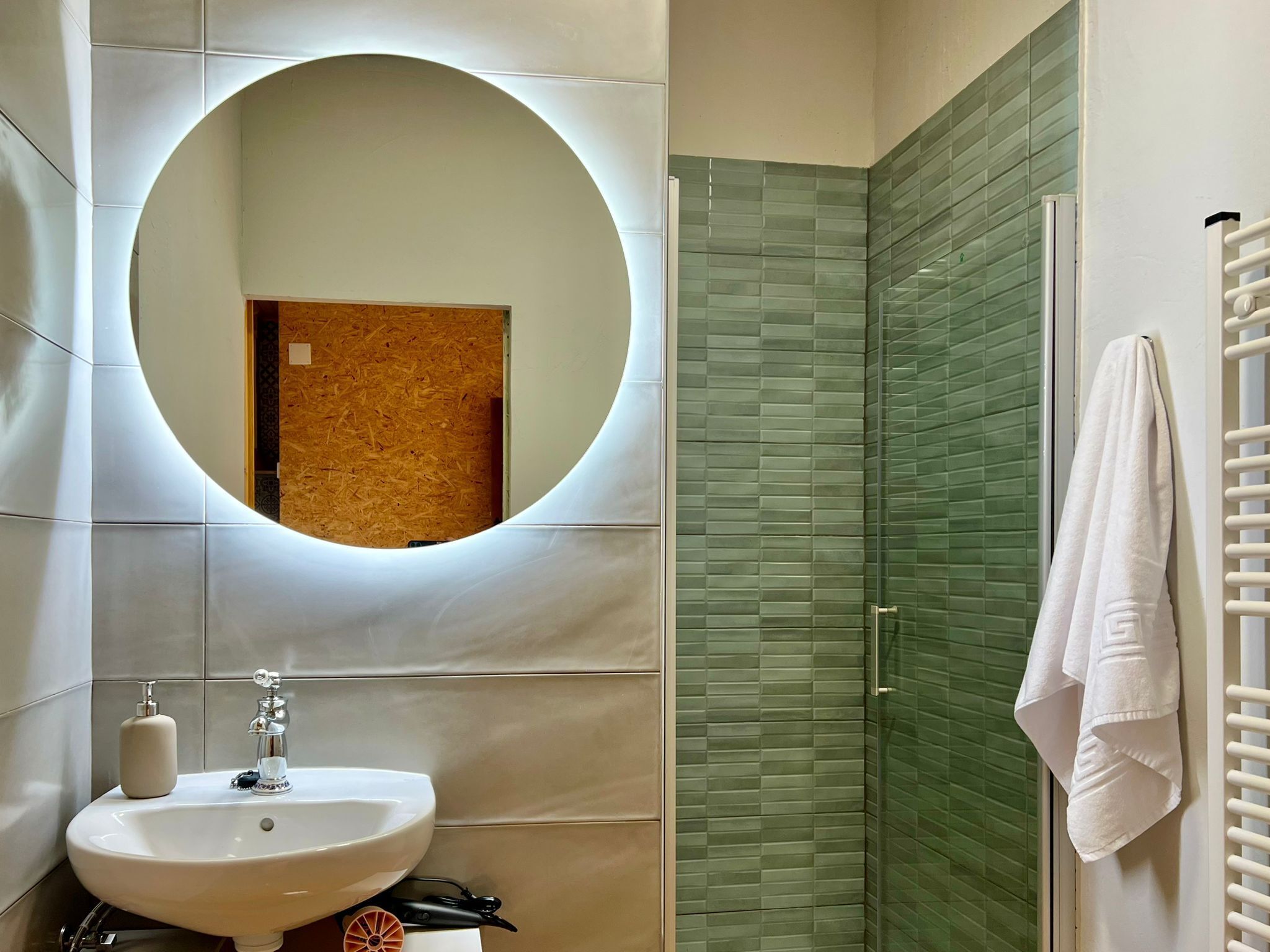 淋浴设施、吹风机、毛巾