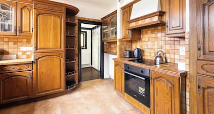 Lux 8Br Thamesfront Villa w/ Yacht & Sauna