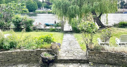 Lux 8Br Thamesfront Villa w/ Yacht & Sauna