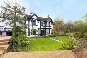 House | Exterior - Lux 8Br Thamesfront Villa w/ Yacht & Sauna (Staines)