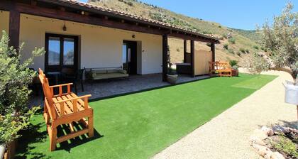 Apartment in Farmhouse near Cefalù (Limoni)