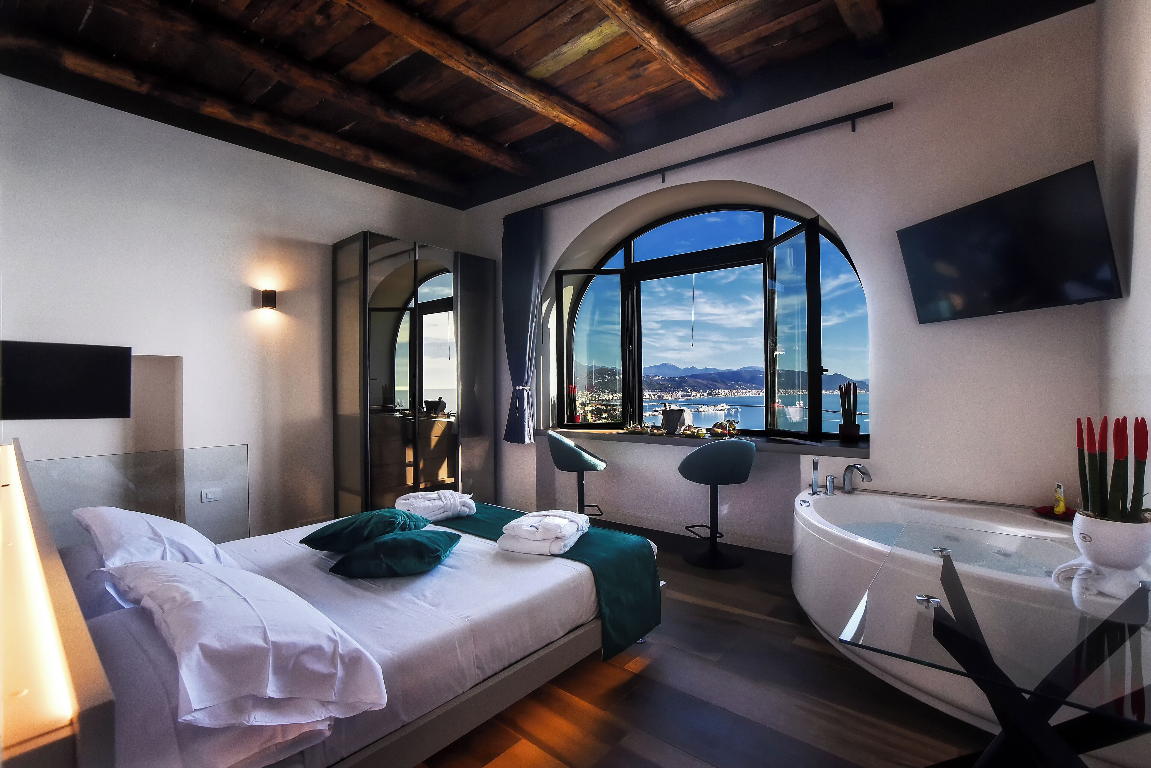 Deluxe-Doppelzimmer | Minibar, schallisolierte Zimmer, Bügeleisen/Bügelbrett, kostenloses WLAN