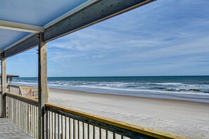 On the beach - Gorgeous Ocean Front - Sleep 8 (Surf City)