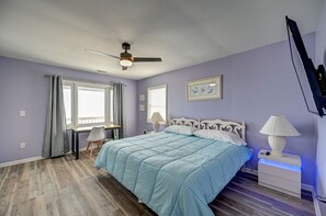 3 slaapkamers, een strijkplank/strijkijzer, gratis wifi, beddengoed