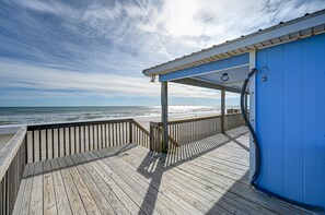 Property grounds - Gorgeous Ocean Front - Sleep 8 (Surf City)