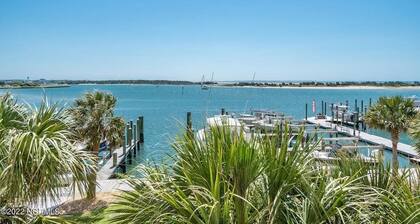 Gorgeous Inlet View - Balcony & Pool