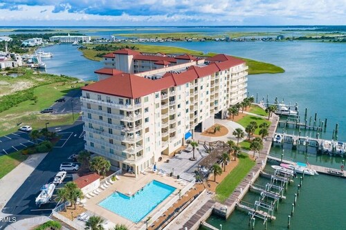 Gorgeous Inlet View - Balcony & Pool